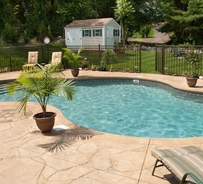 Free form liner pool located in Cincinnati, Ohio